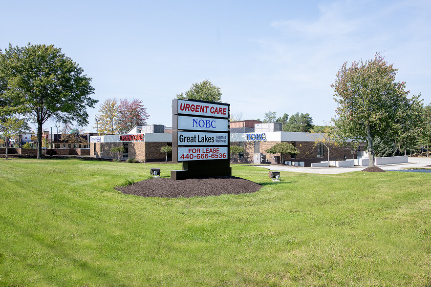 Primary Photo Of 17406 Royalton Rd, Strongsville Medical For Lease