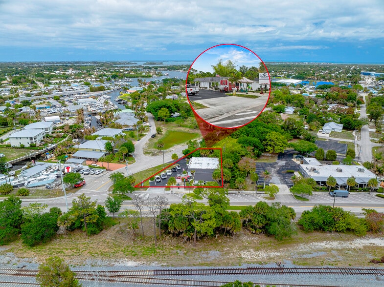 More Photos Of 4625 SE Dixie Hwy, Stuart Office For Sale