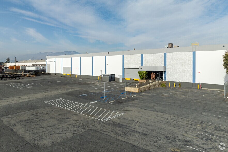More Photos Of 325-337 N Baldwin Park Blvd, City of Industry Warehouse For Lease