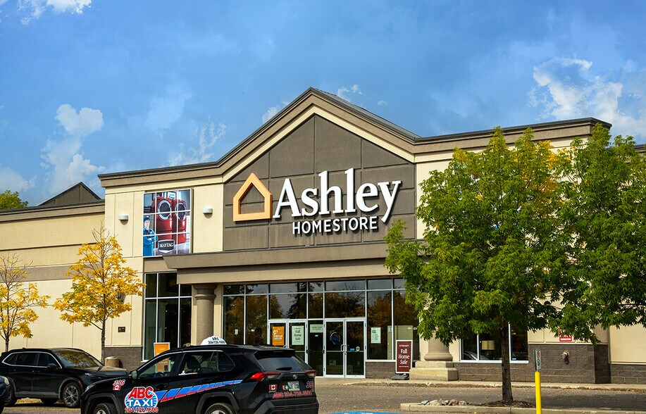 More Photos Of 801-925 18th St N, Brandon Unknown For Lease