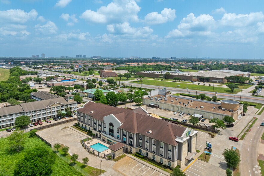More Photos Of 2205 Barker Oaks Dr, Houston Hotel For Sale