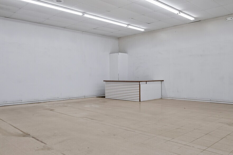 More Photos Of 1006 E Colby St, Whitehall Storefront Retail Office For Sale