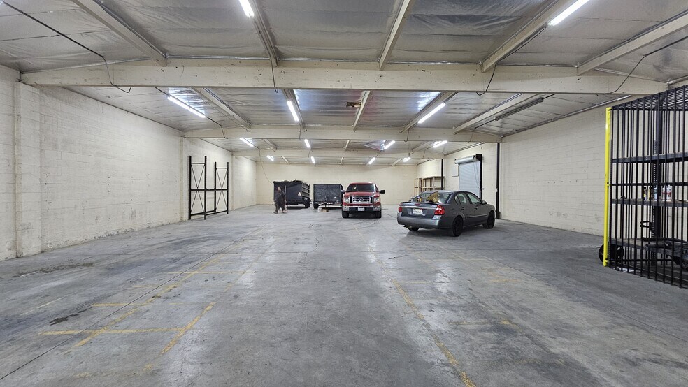 More Photos Of 4200 Chevy Chase Dr, Los Angeles Manufacturing For Lease