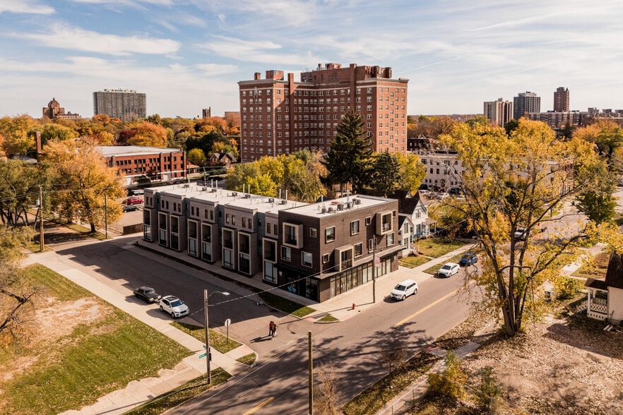 More Photos Of 1462 Van Dyke St, Detroit Apartments For Lease