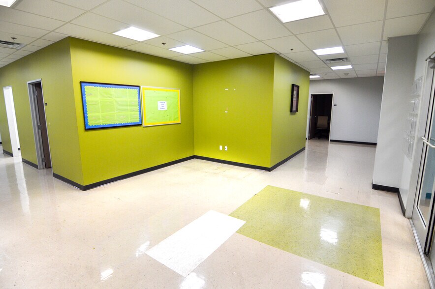 More Photos Of 4514-4522 Fredericksburg Rd, San Antonio General Retail For Lease