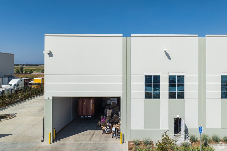More Photos Of 15790 Terminal Ct, Chino Warehouse For Lease