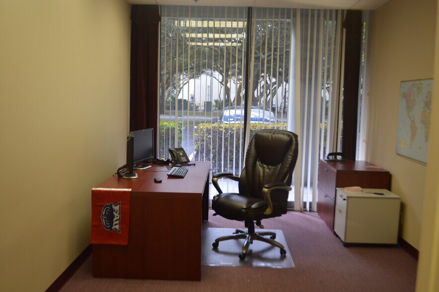 More Photos Of 6000 Park of Commerce Blvd, Boca Raton Distribution For Lease