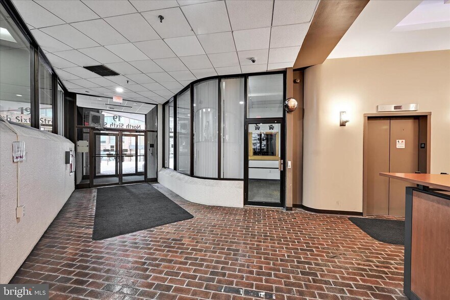 More Photos Of 19 N 6th St, Reading Office For Sale