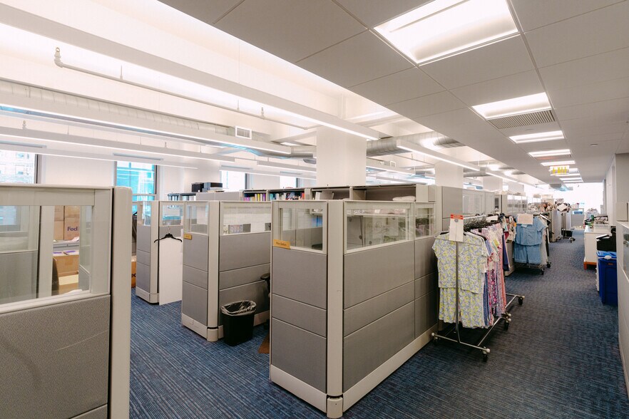 More Photos Of 16 E 34th St, New York Office For Lease