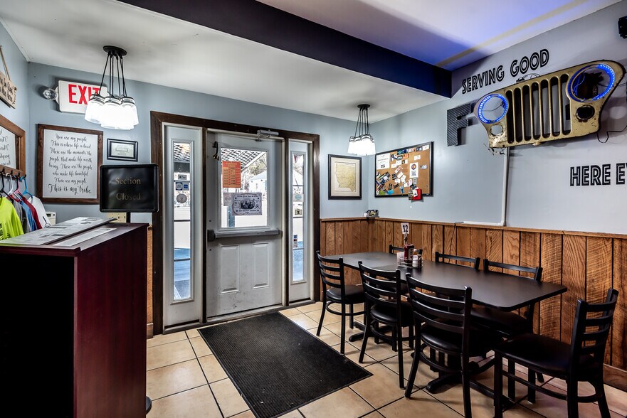 More Photos Of 5527 Oregonia Rd, Oregonia Restaurant For Sale