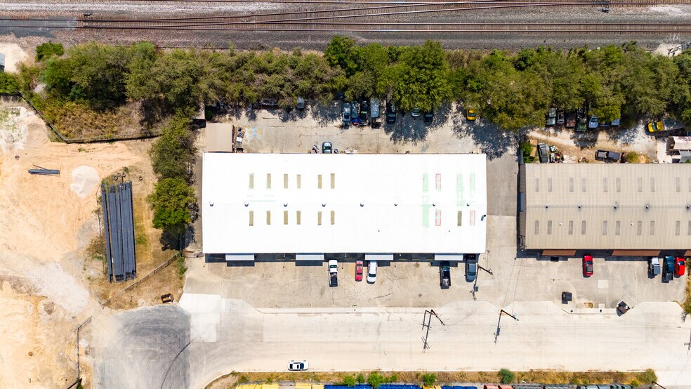More Photos Of 3534-3542 Copeland Dr, San Antonio Light Manufacturing For Lease