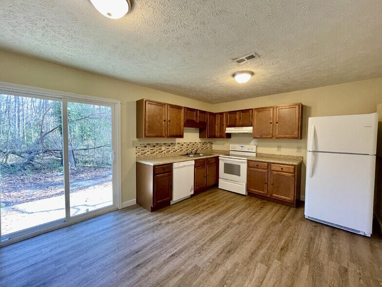 More Photos Of 5848 Aftonshire St, Fayetteville Apartments For Sale