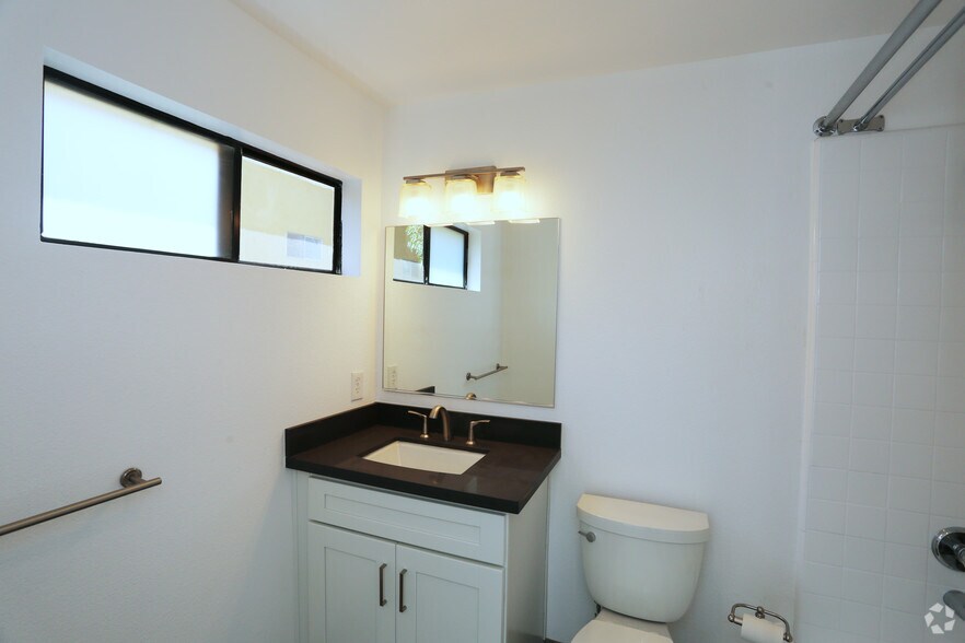 More Photos Of 8815 Cynthia St, West Hollywood Apartments For Sale