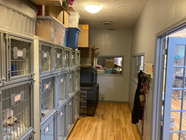 More Photos Of 5403 Western Ave, Knoxville Freestanding For Lease