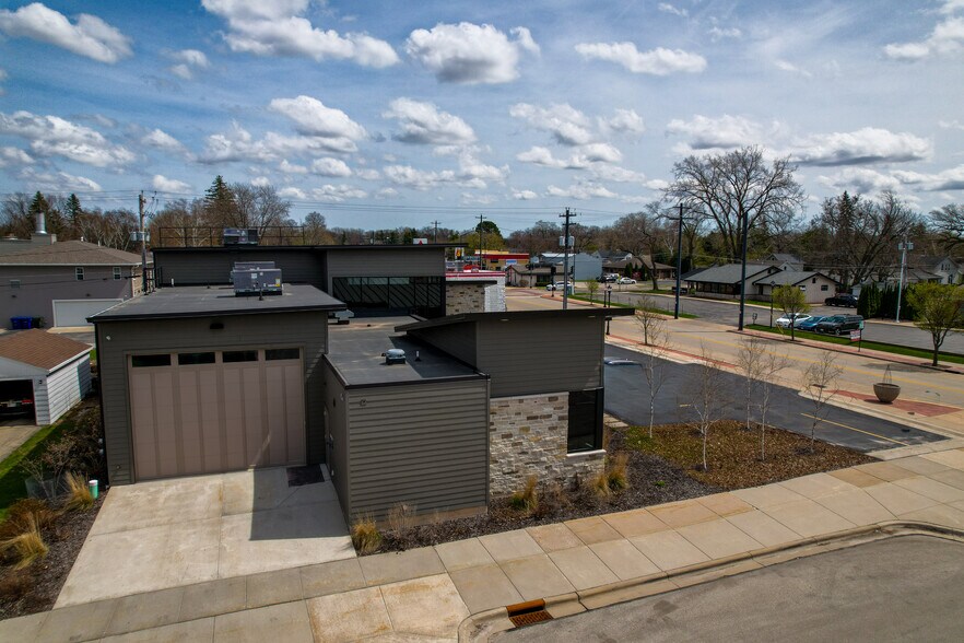 More Photos Of 805 George St, De Pere Office For Sale