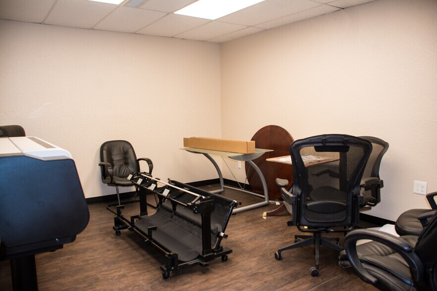 More Photos Of 2057 Commerce Dr, Midland Flex For Lease
