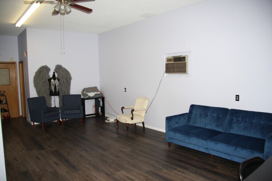 More Photos Of 310 Main St, Scribner Storefront For Sale