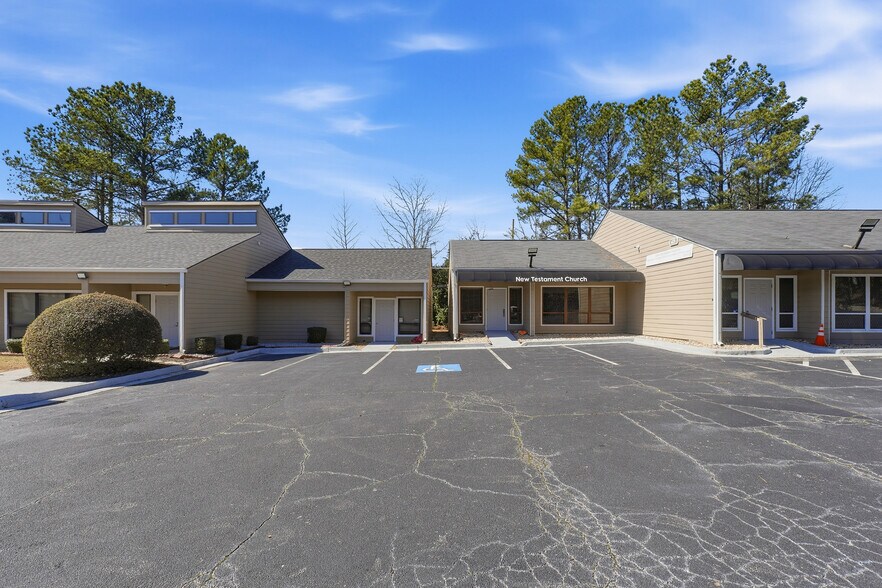 More Photos Of 415-421 W Pike St, Lawrenceville Office For Sale