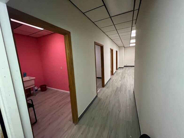 More Photos Of 17-19 N Broadway, Aurora Storefront Retail Office For Lease