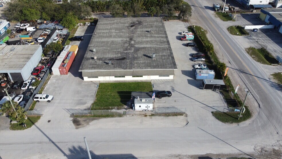 More Photos Of 6900 Barbour Rd, Riviera Beach Manufacturing For Lease