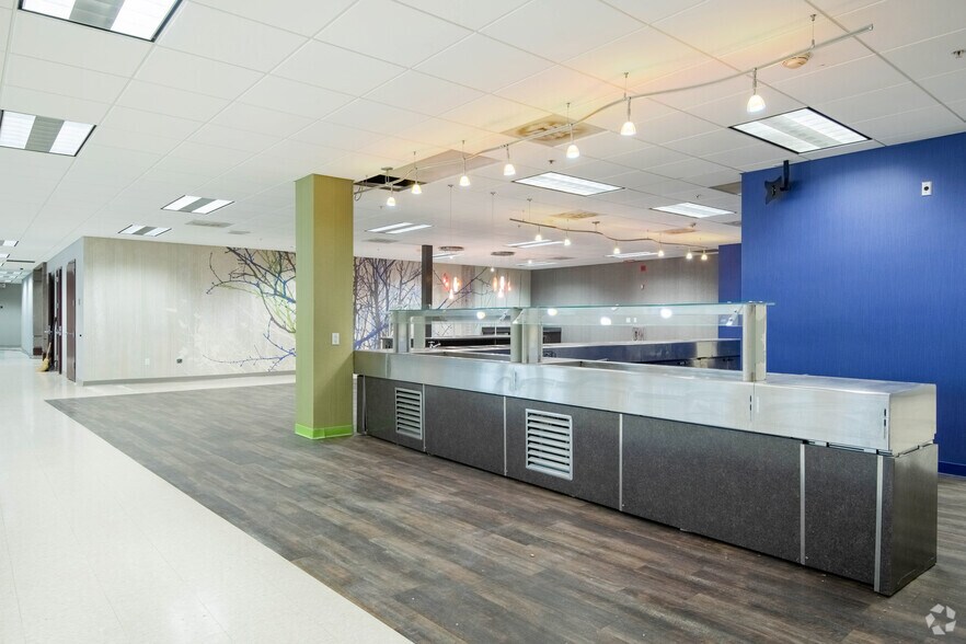 More Photos Of 4515 N River Blvd, Cedar Rapids Unknown For Lease