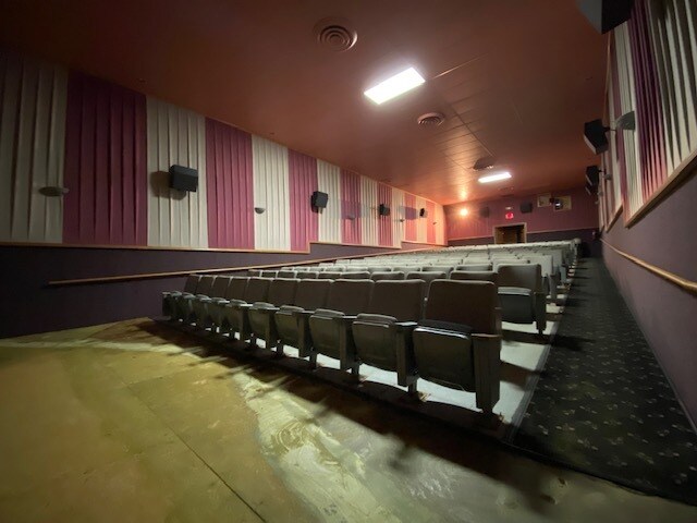 More Photos Of 1601 6th Ave, Stevens Point Freestanding For Sale