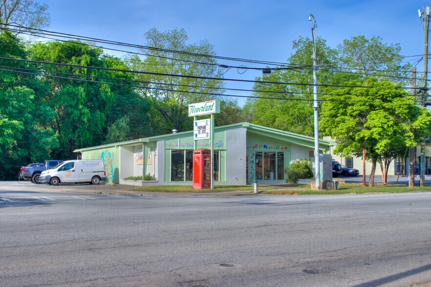 Primary Photo Of 823 Prince Ave, Athens Freestanding For Sale