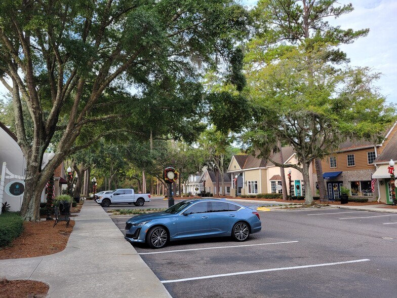 More Photos Of 301 Main St, Hilton Head Island Unknown For Lease