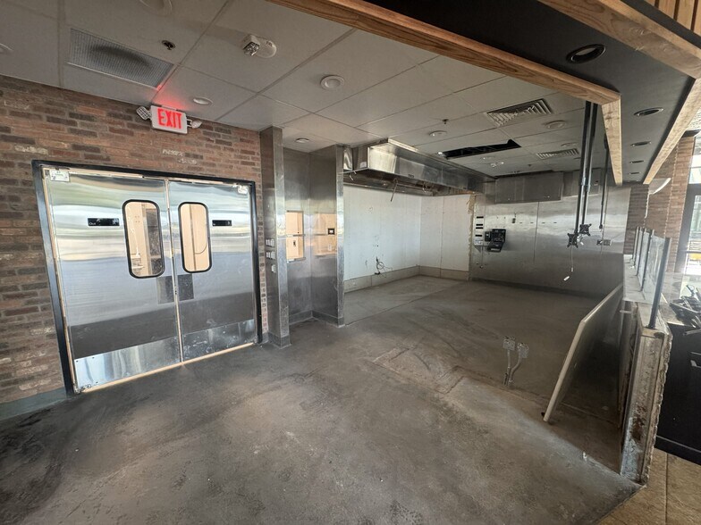 More Photos Of 4440 Highway 121, Lewisville Apartments For Lease