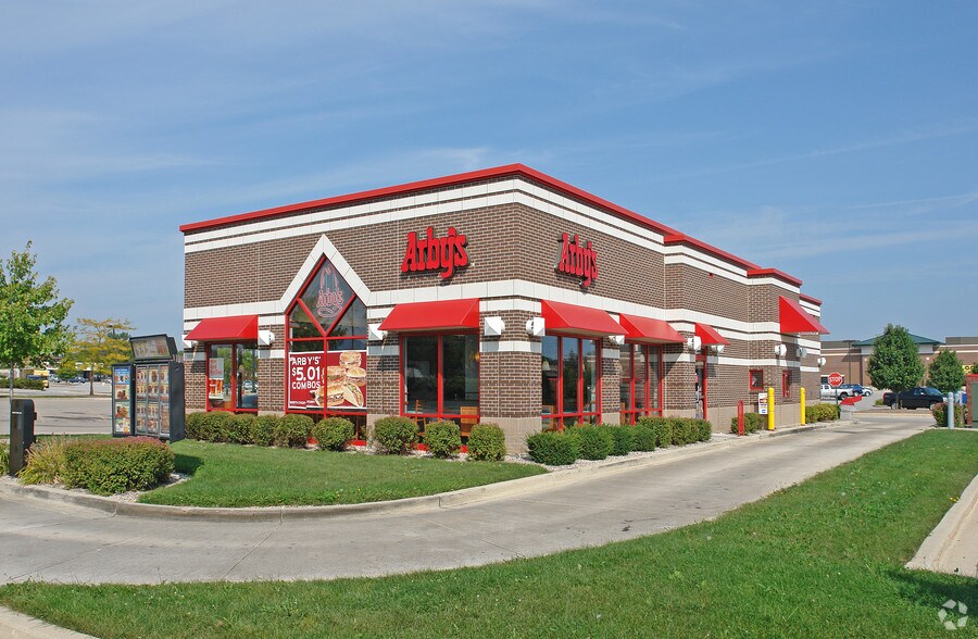 More Photos Of 5910-5960 75th St, Kenosha Unknown For Lease