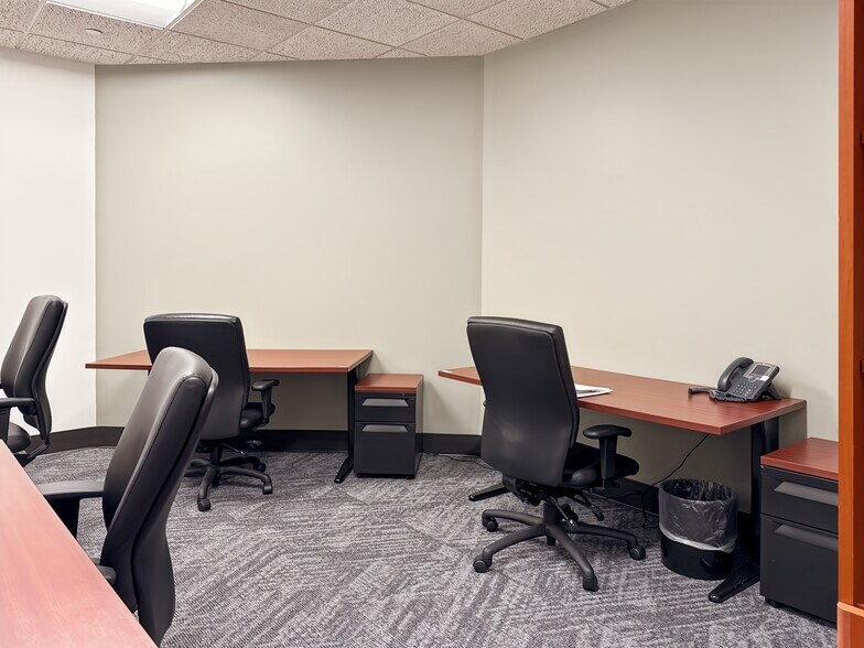 More Photos Of 2255 Glades Rd, Boca Raton Coworking Space