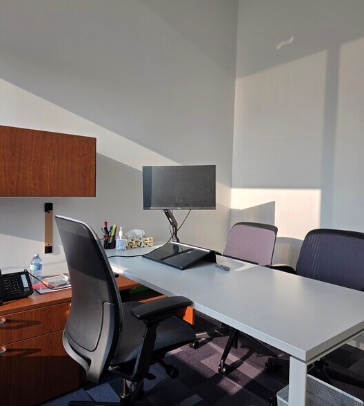 More Photos Of 8318 120 St, Surrey Office For Sale