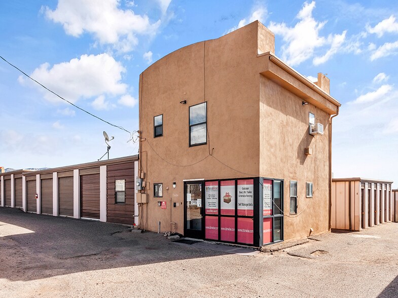 More Photos Of 5604 Carmel Ave NE, Albuquerque Self Storage For Sale