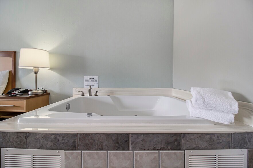 More Photos Of 1180 N Shore Dr, Mears Hospitality For Sale