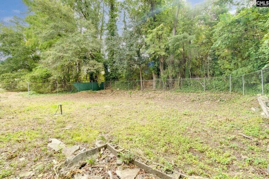 More Photos Of 750 Russell St, Orangeburg Freestanding For Sale