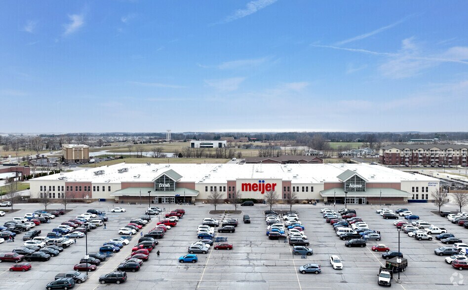 More Photos Of 6650 Whitestown Pky, Zionsville Supermarket For Lease