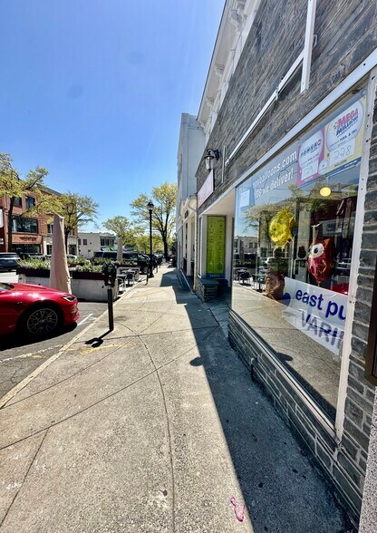 More Photos Of 26 Greenwich Ave, Greenwich Storefront Retail Residential For Lease