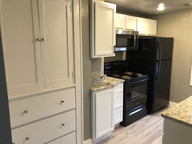 More Photos Of 801-803 East Dr, Oklahoma City Apartments For Sale
