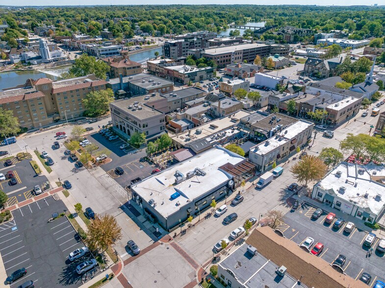 More Photos Of 12 N 3rd St, St Charles Bar For Sale