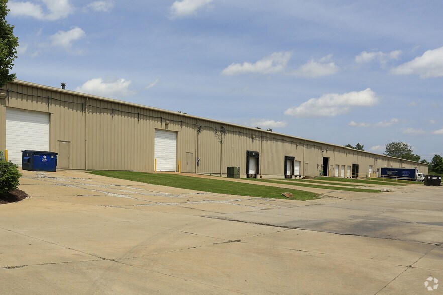 More Photos Of 4455-4505 Industrial Pky, Cleveland Warehouse For Lease