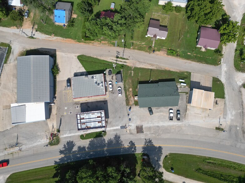 More Photos Of 398 S Main St, Hartville General Retail For Sale