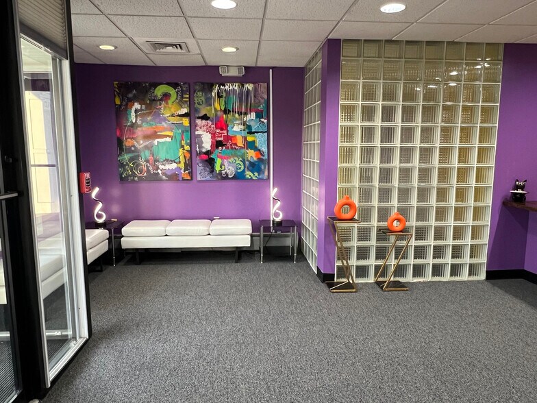 More Photos Of 109 Valley St, Willimantic Flex For Sale