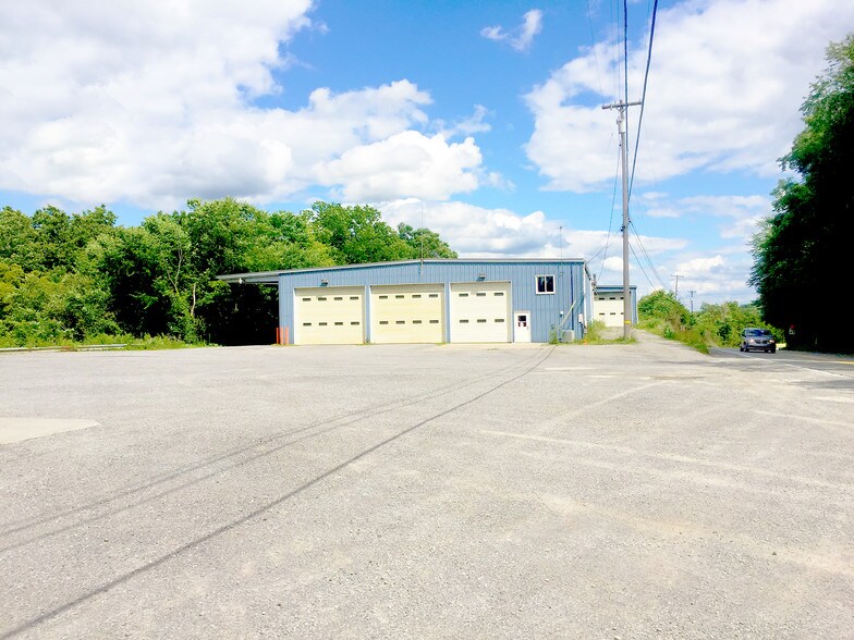 Primary Photo Of 2470 Evans City Rd, Harmony Warehouse For Lease