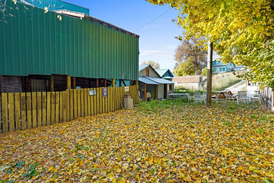 More Photos Of 4976 WA-25 Hwy, Hunters Bar For Sale