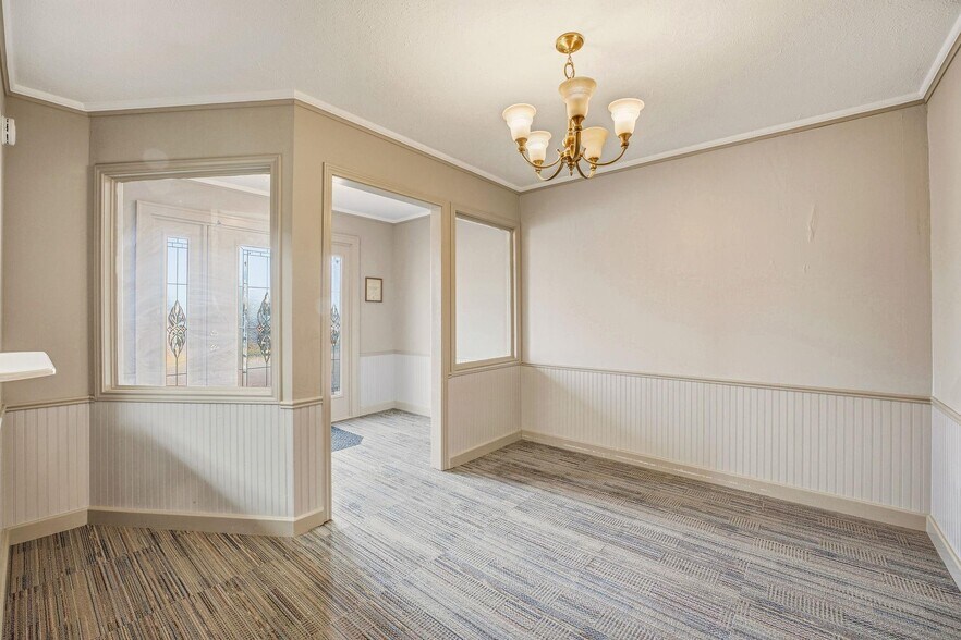 More Photos Of 240 W Green St, Stephenville Office For Sale