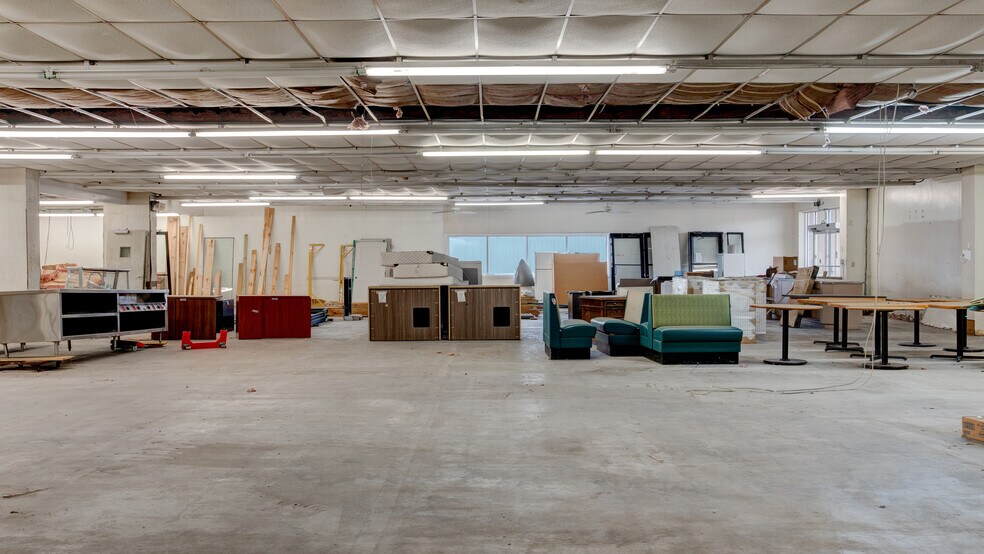 More Photos Of 2015 Payne st, Tell City Light Distribution For Sale