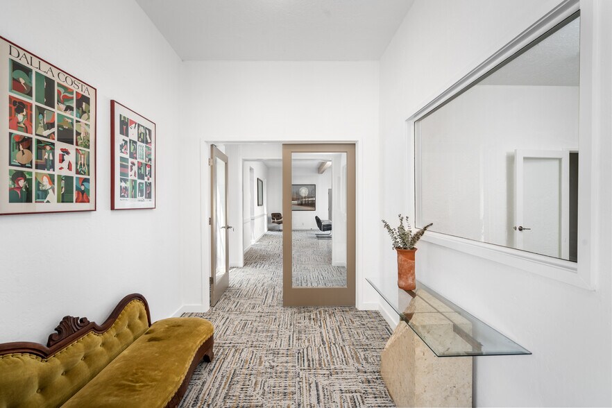 More Photos Of 3915 McKinney St, Houston Light Distribution For Sale