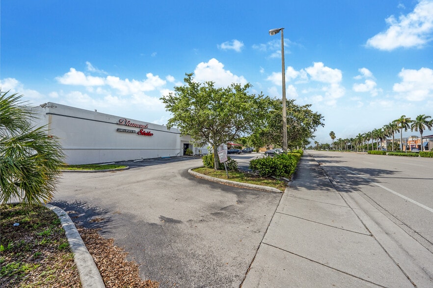 More Photos Of 2200 N Federal Hwy, Pompano Beach Bowling Alley For Sale