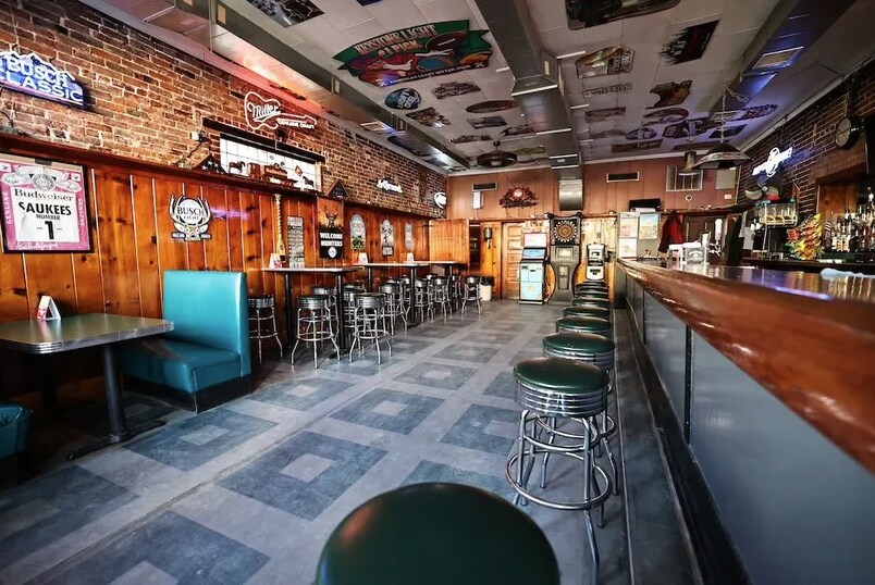 More Photos Of 111 W Adams St, Pittsfield Bar For Sale