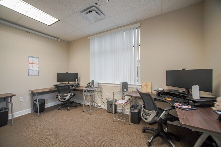 More Photos Of 16000 Park Ten Pl, Houston Office For Lease